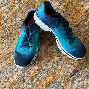 Sketchers Gowalk 3 sneakers - size 9.5